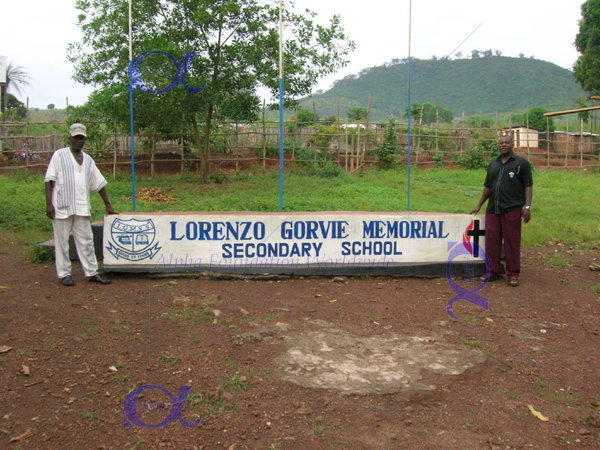 Gorvie Memorial School book donation